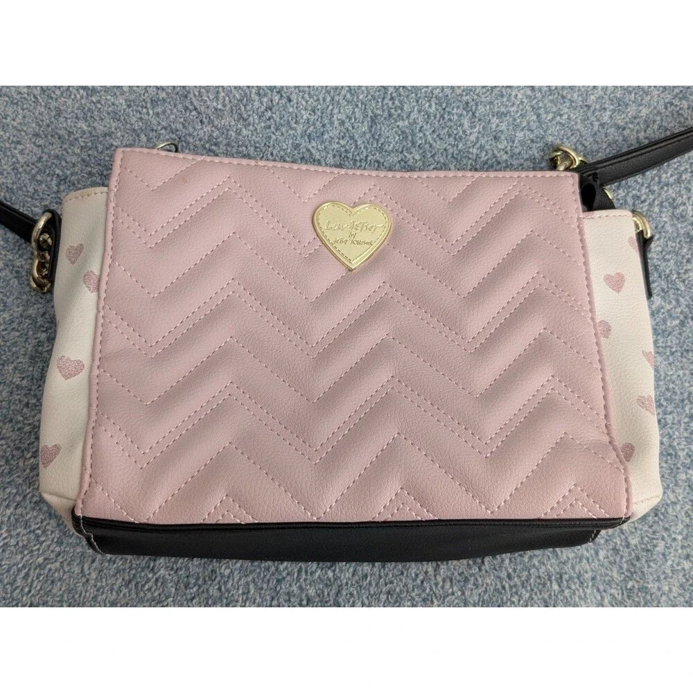 Luv Betsey by Betsey Johnson Pink Chevron Heart Crossbody Bag Gold Heart Detail - Picture 3 of 9
